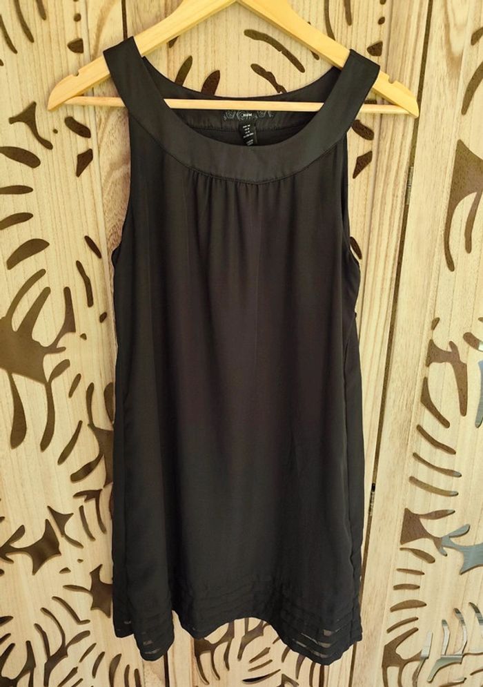 Robe noire fluide - Bretelles et col en satin - T 38 H&M - photo numéro 7