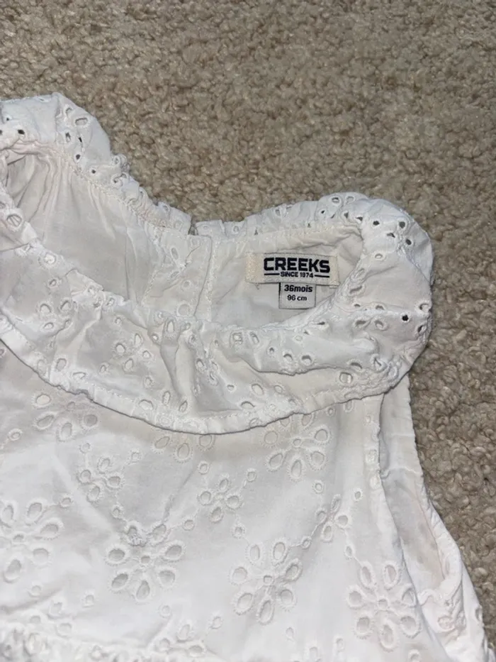 Robe à dentelle - photo numéro 2
