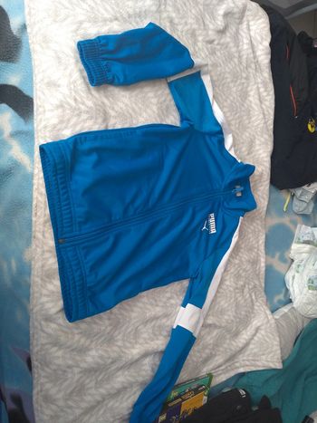 Veste puma 9-10 ans petit défaut cf photo