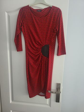 Robe rouge et noire