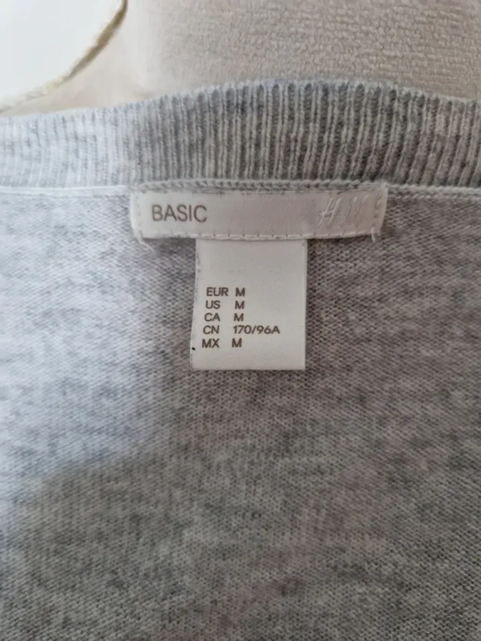 Pull h&m gris - photo numéro 3