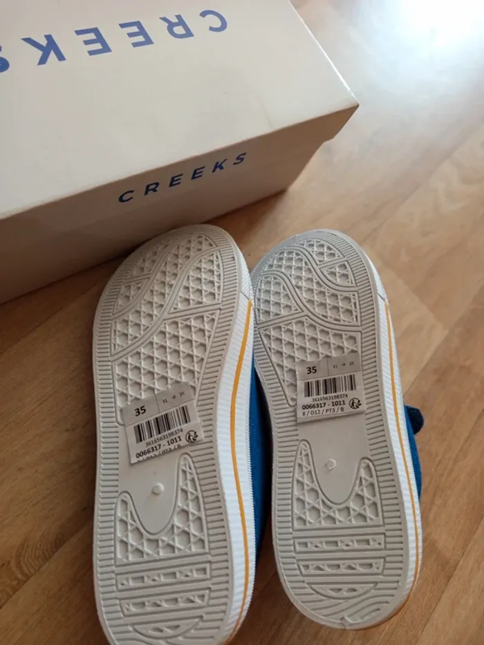 Chaussures garçon T 35 neuves - photo numéro 3