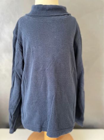 Pull bleu col roulé