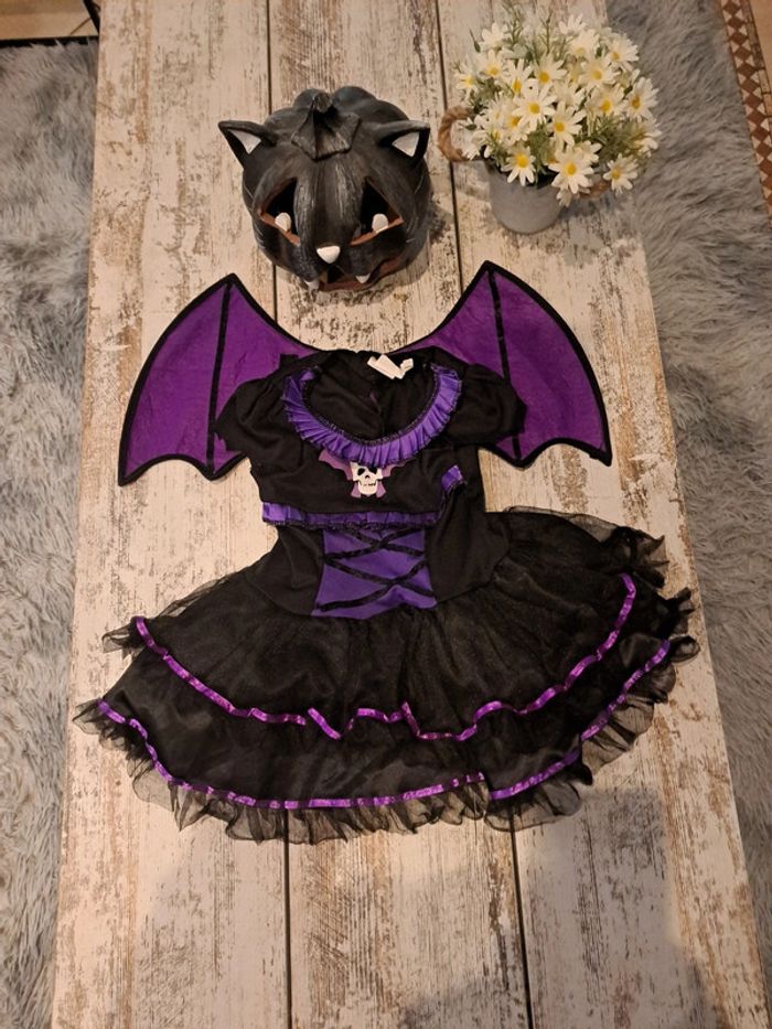 Déguisement dentelle et froufrou chauve-souris