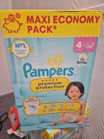 Pampers taille 4 Premium protection 90 couches 