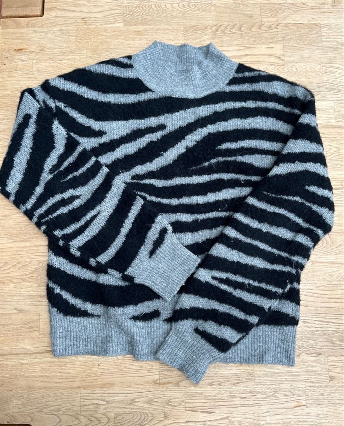 Pull gris - photo numéro 2