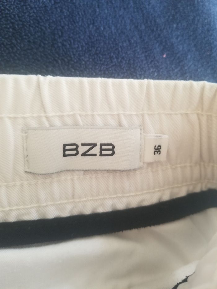 Pantalon cargo blanc - photo numéro 4