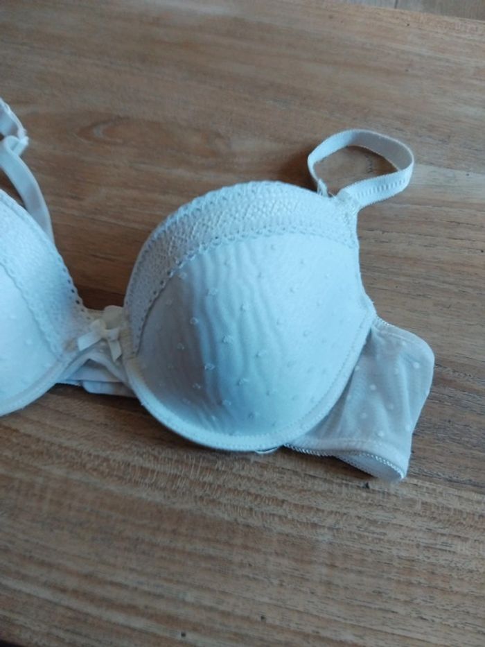 Soutien gorge blanc - photo numéro 3