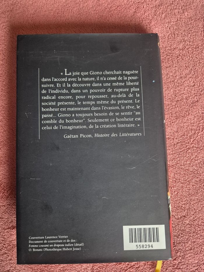Livre titre Mort d'un personnage - photo numéro 2