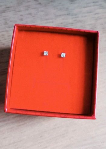 Boucles d'oreilles neuves