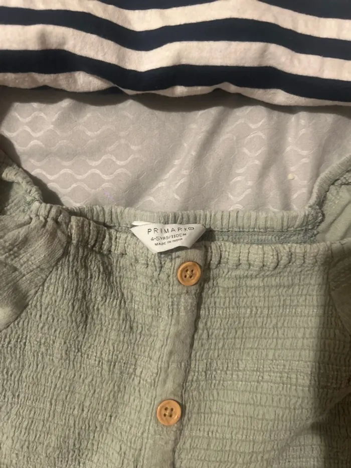 Lot vêtements été fille 4/5 ans - photo numéro 10