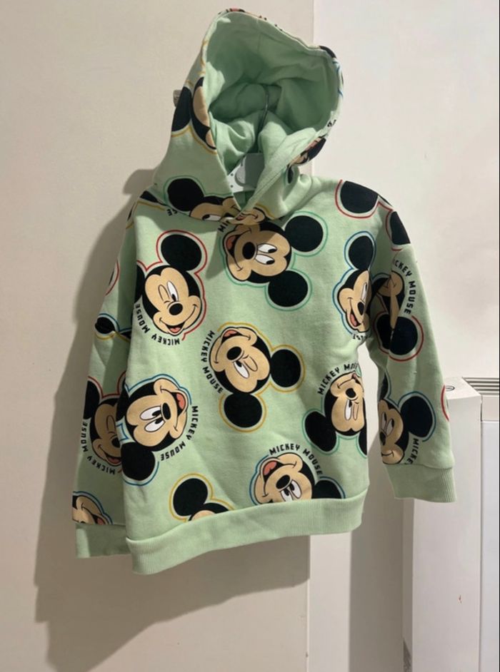Sweat à capuche Mickey primark taille 3/4 ans - photo numéro 2