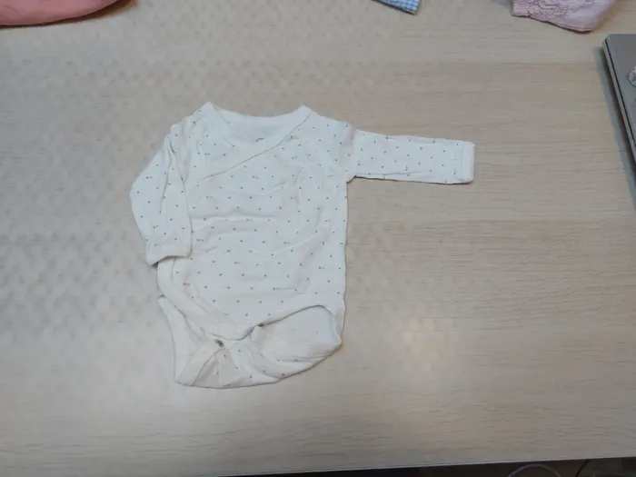 Lot bodies taille naissance - photo numéro 4