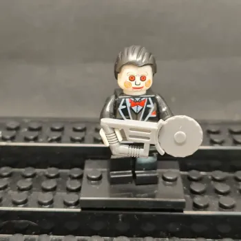 figurine type lego jigsaw saw