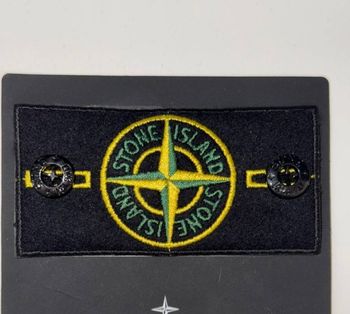 1 Patch Stone Island AUTHENTIQUE + 2 boutons