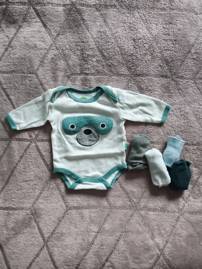 Lot de 12 vêtements + 4 paires de chaussettes 1 mois - photo numéro 16