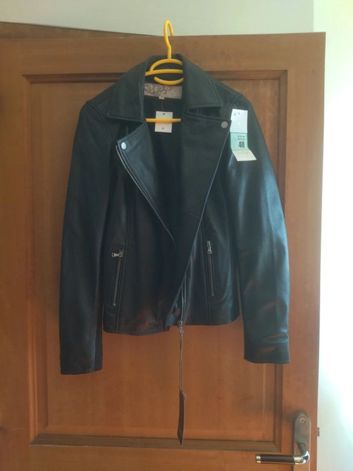 Veste en cuir neuve taille 40