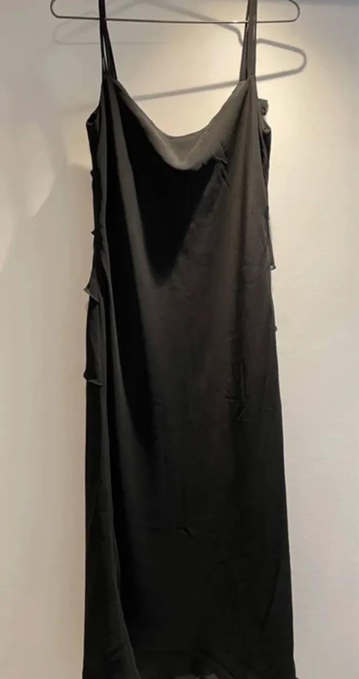 Robe noire fluide à volants – Jacqueline Riu – Taille 40 - photo numéro 7