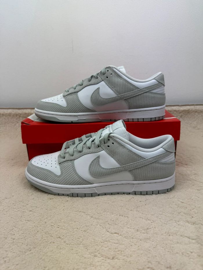 Nike Dunk Low Grey Corduroy Neuf Taille 44,5 - photo numéro 2