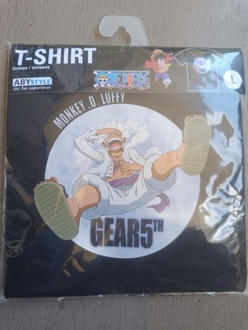 Tee shirt
