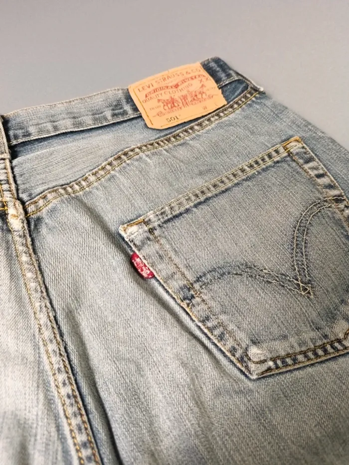 Short jean Levi's 501 - 44 - photo numéro 2