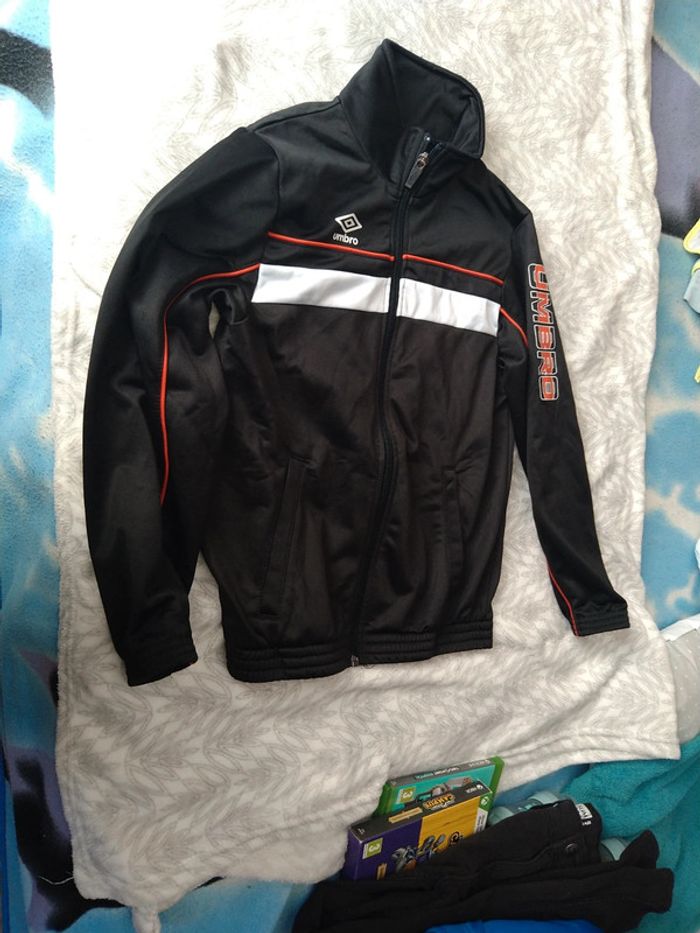 Veste umbro taille 138 cm