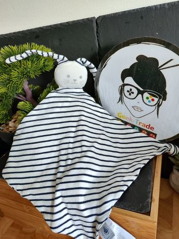 doudou lapin petit bateau blanc bleu gris rayé rayure marine noeud Plat DD003333