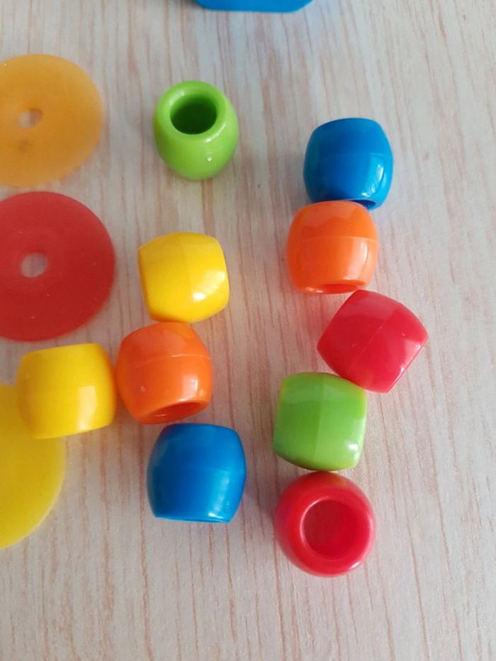 Lacing peacock jeu de laçage en bois Hape - photo numéro 15