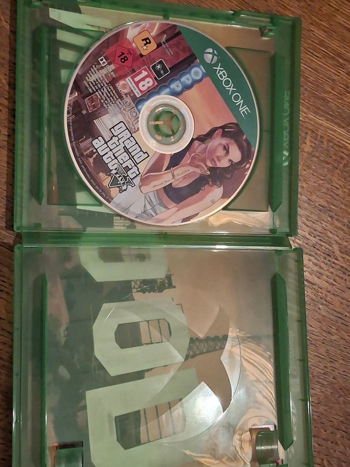 Jeu xbox one grand theft  auto five v - photo numéro 3