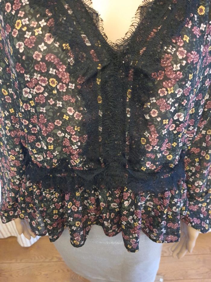 Jolie Blouse noir fleuries H&M eur 46 - photo numéro 11