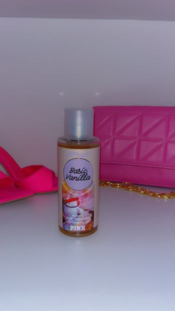 Basic vanilla Victoria ‘s secret