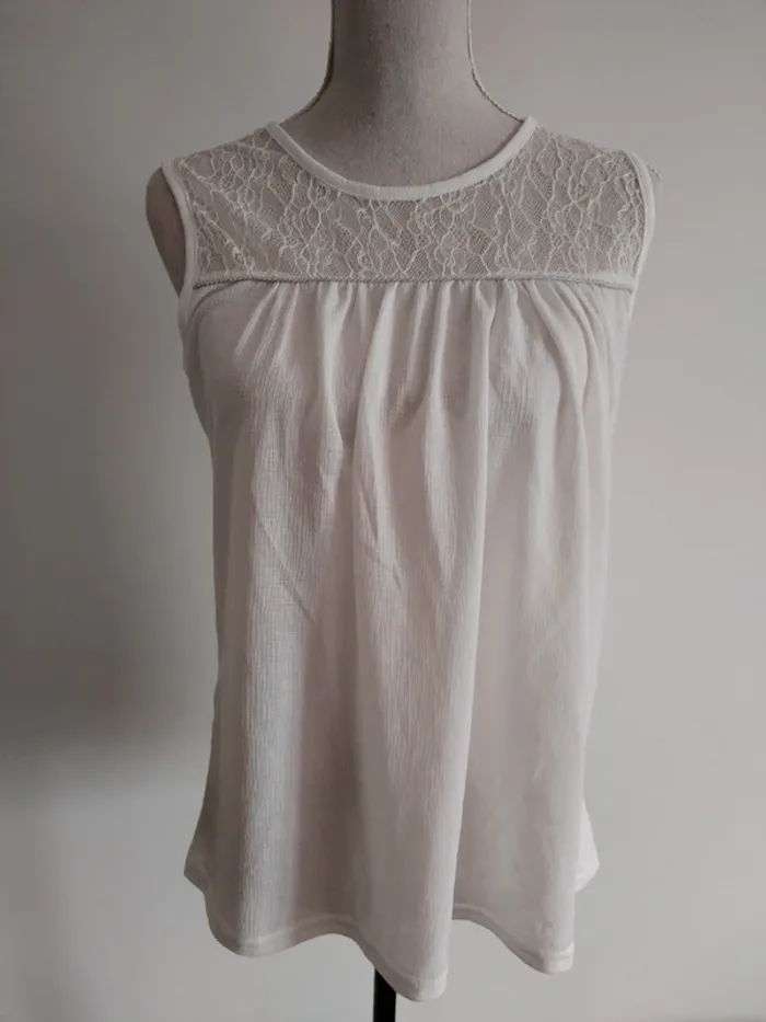 Haut blanc sans manches dentelle - Taille M - photo numéro 4