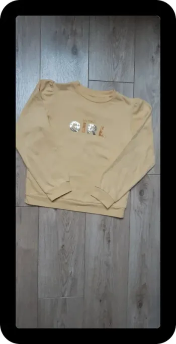 Pull type sweat kiabi jaune "i'm magic girl" 12 ans neuf jamais porté