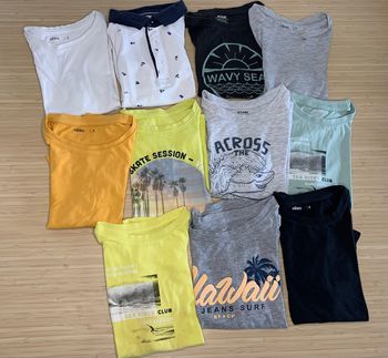 Lot 11 tee-shirts manches courtes 5 ans