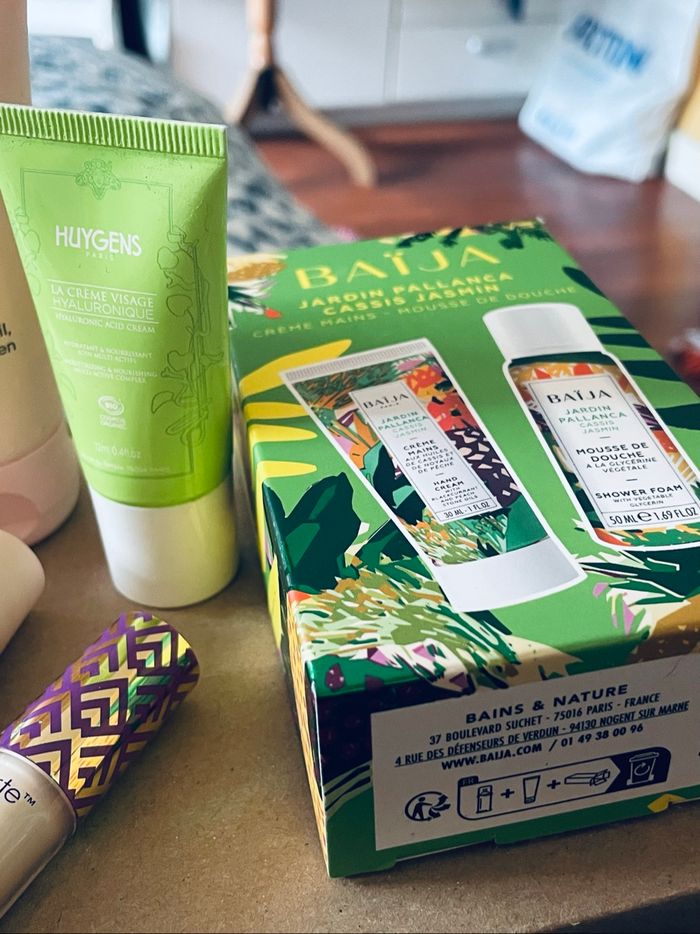 Magnifique lot cosmétique Tarte neuf - photo numéro 4