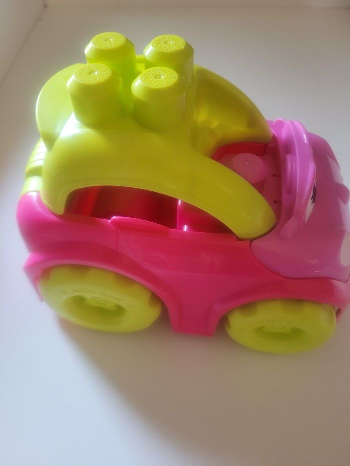 Voiture lego mega bloks