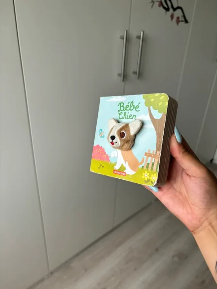 Livre bébé chien