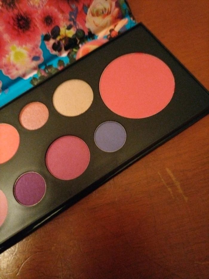 Palette multi fonction AVON - photo numéro 3