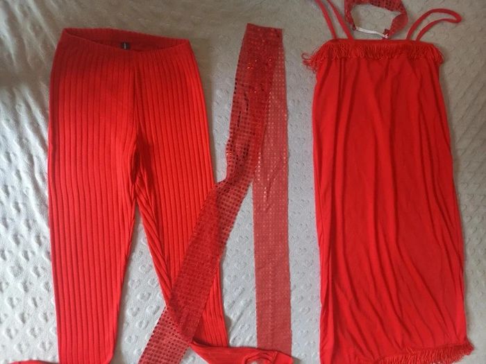 Déguisement SEXY💃Coquin💃 cabaret Femme Carnaval 🎃 taille S/M rouge avec accessoires - photo numéro 6