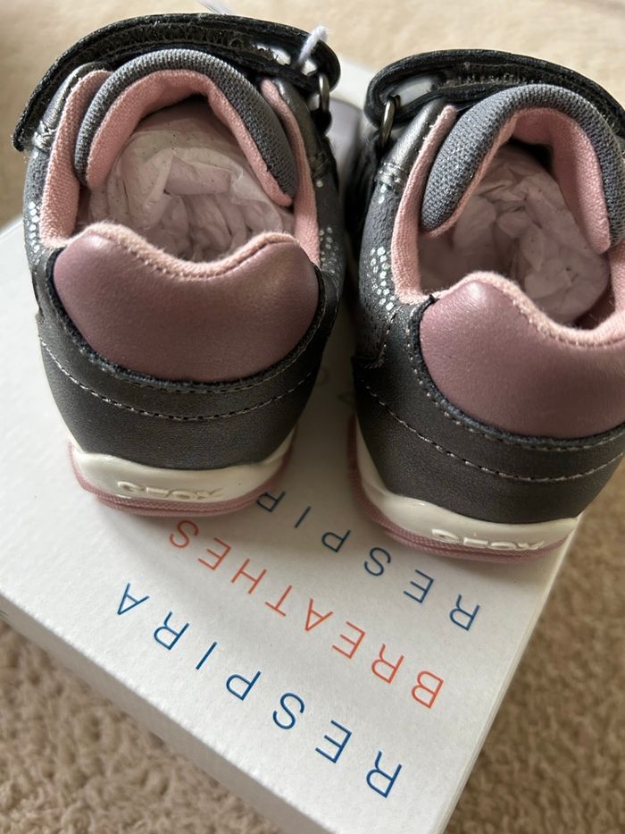 Chaussures grises filles marque Geox - photo numéro 4