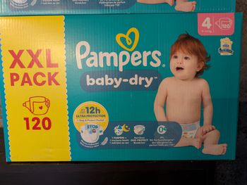 Couches Pampers taille 4