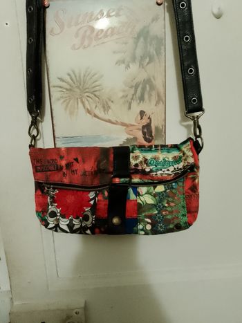 petit sac à bandoulière multicolore Desigual.