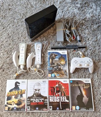 Lot Console Nintendo Wii Noire + 3 Manettes & 5 Jeux