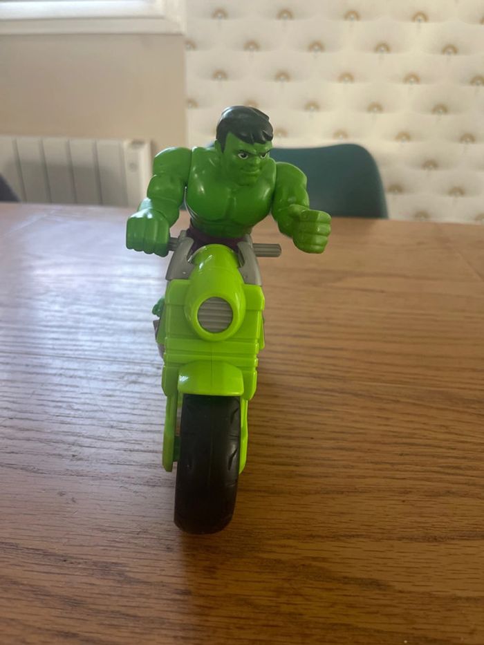 Hulk et sa moto - photo numéro 2