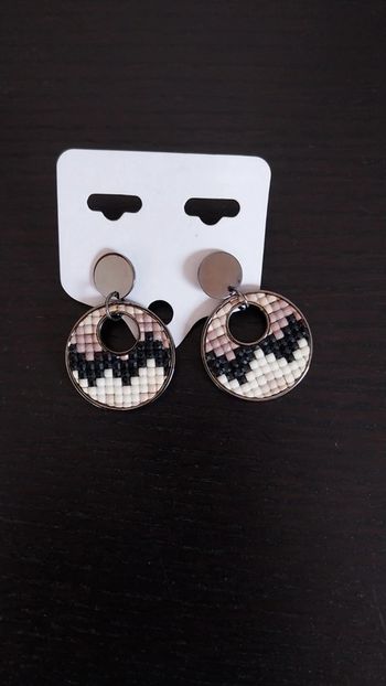 Boucle d oreilles neuves