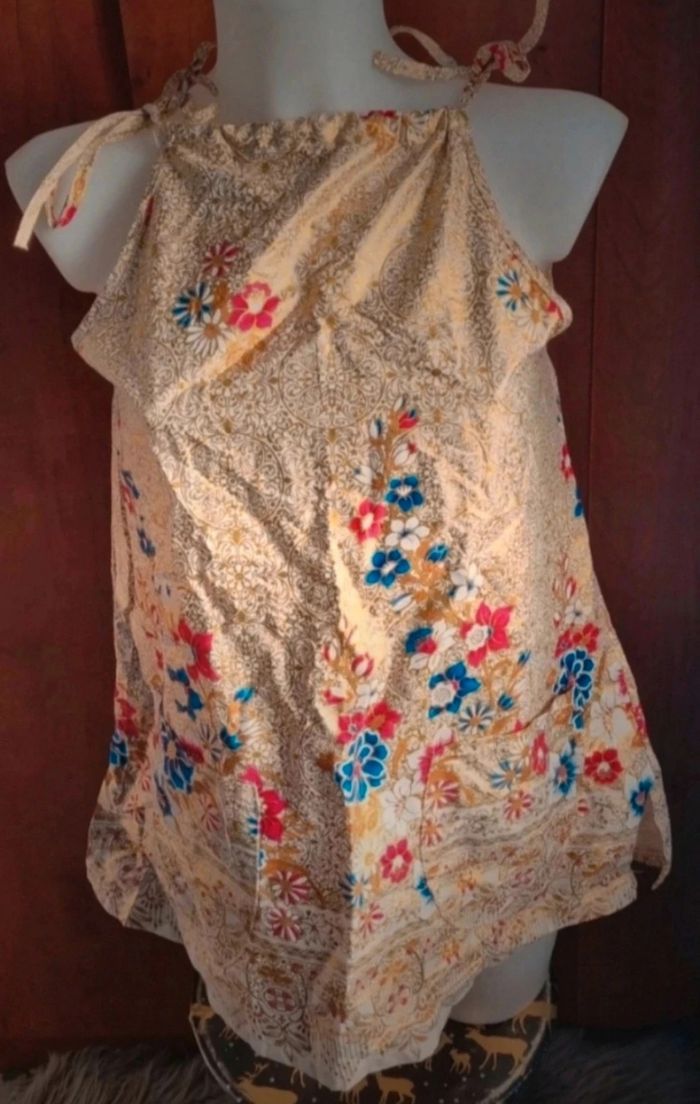 Top motif fleur taille 38/40 - photo numéro 3