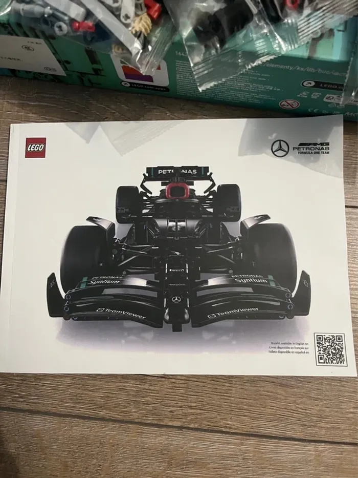 LEGO Voiture Technic Mercedes-AMG F1 W14 E Performance - photo numéro 8