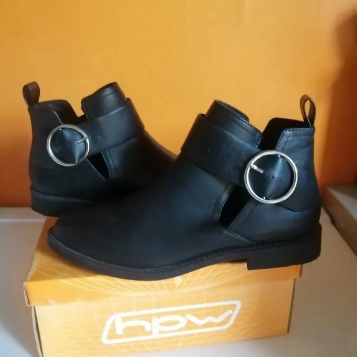 🌸Bottines basses noires avec boucles argentées Pointure 38 "H&M" Neuves🌸