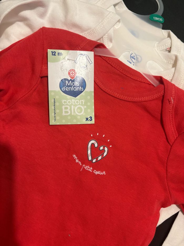 Lot de 3 bodies « Mon petit cœur » Manches longues Mots d’enfants Taille 12 mois. - photo numéro 4