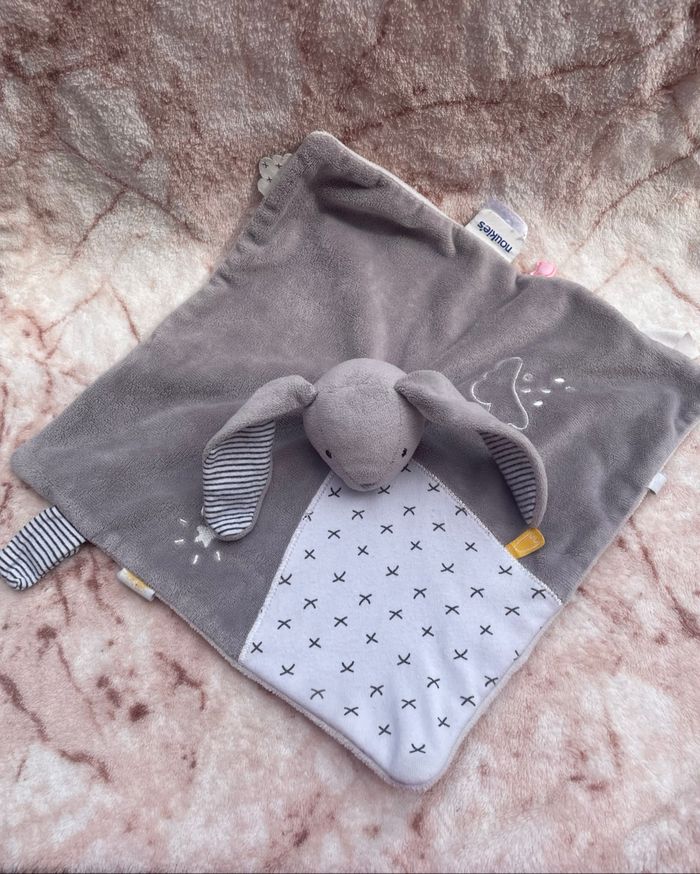 Doudou plat lapin gris blanc Gaby Timeless croix nuage Noukie's
